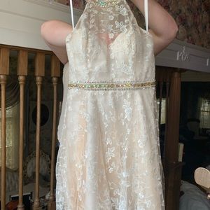 Dave & Johnny Champagne Lace Homecoming Dress Size 8